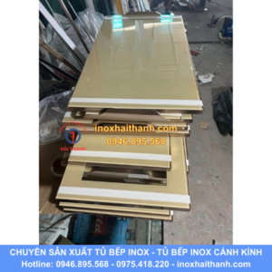 Cánh cửa kính tủ bếp